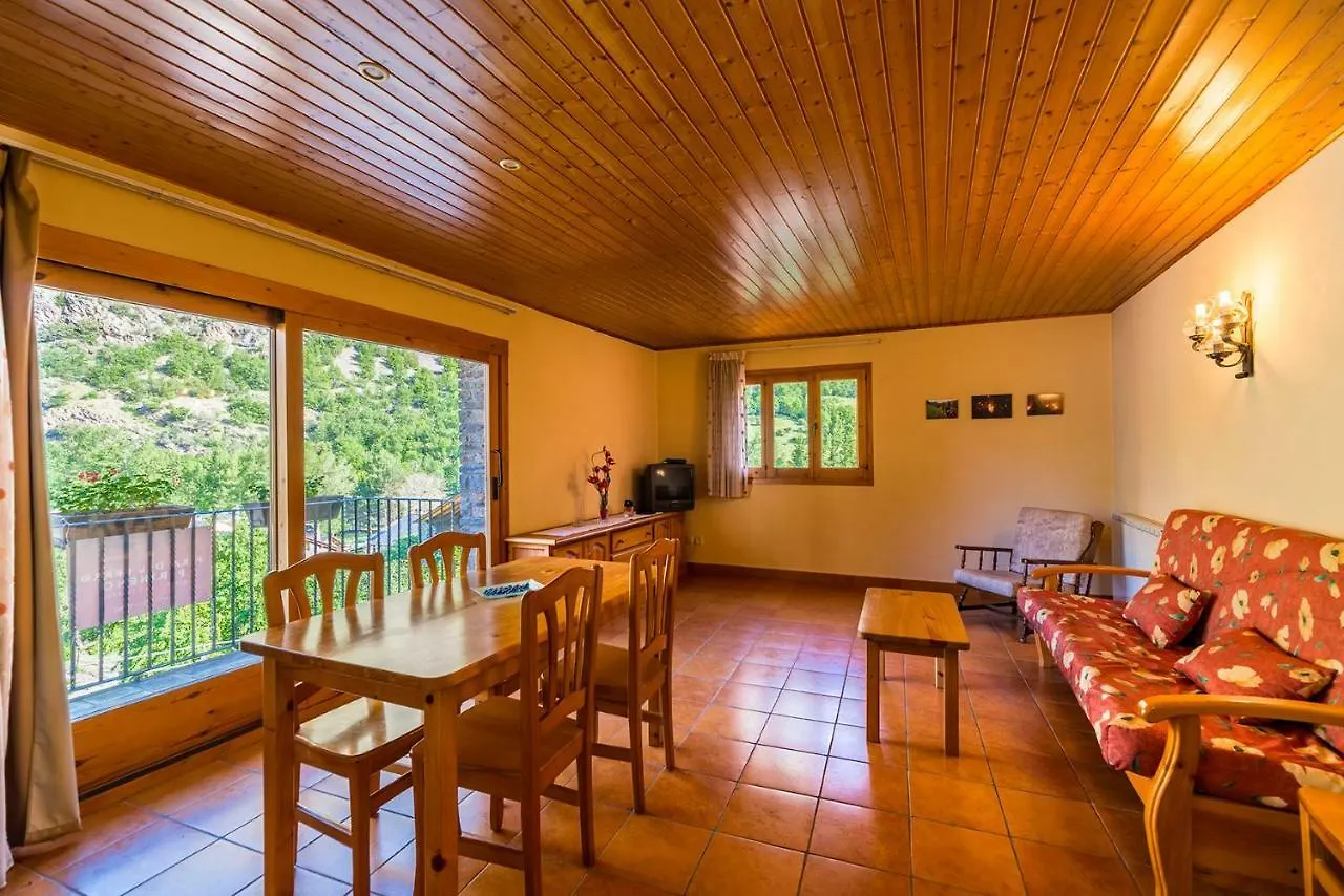 Apartaments La Canal Alins