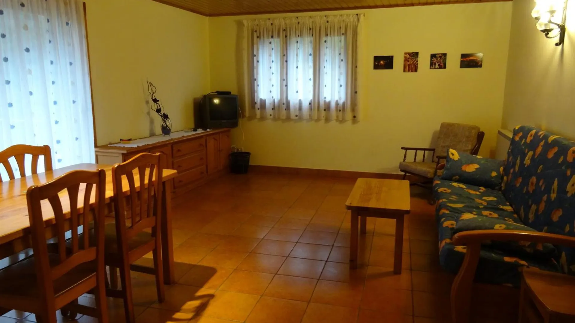 Apartment Apartaments La Canal Alins